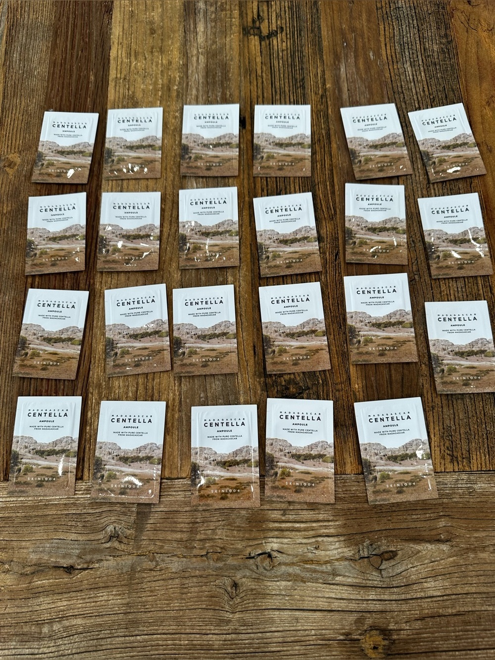 Centella Sample Sachet Lot - White and Brown Packets